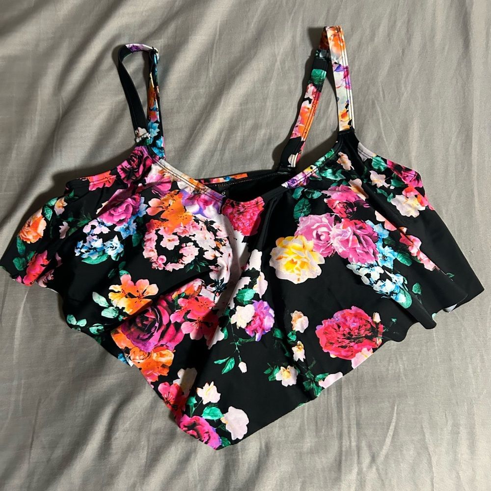 Torrid Wireless V-Flounce Bikini Swim Top Size 0
